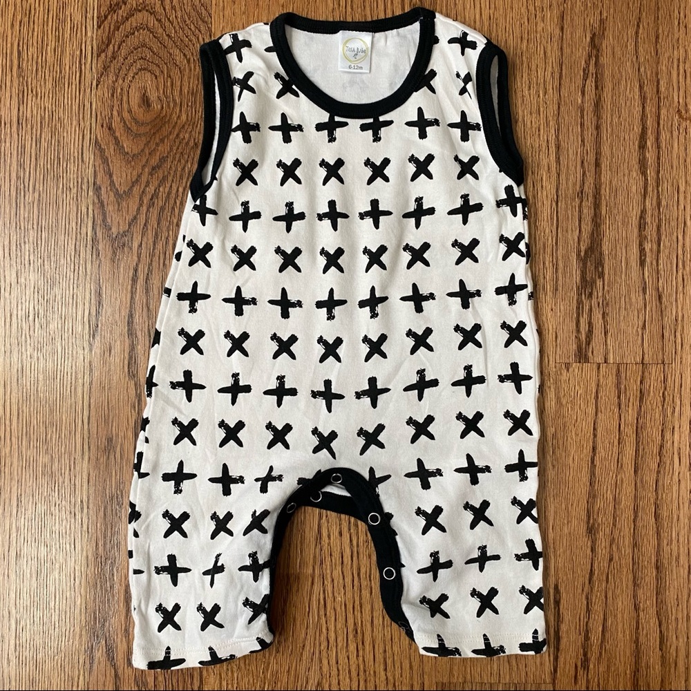 EUC Tesa Babe sleeveless romper plus sign